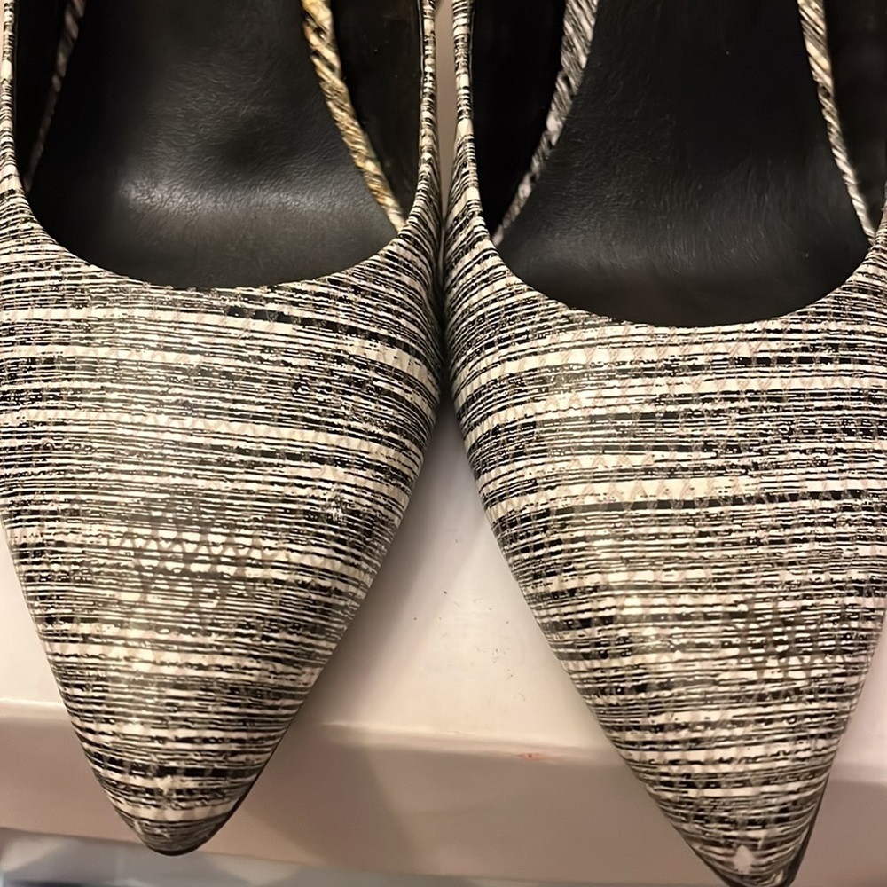 Practically new! Nine West sexy heels! Worn 1x for maybe 2 hrs! - Picture 4 of 4